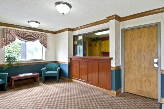 Econo Lodge Akron Copley Northwest Montrose Interior photo